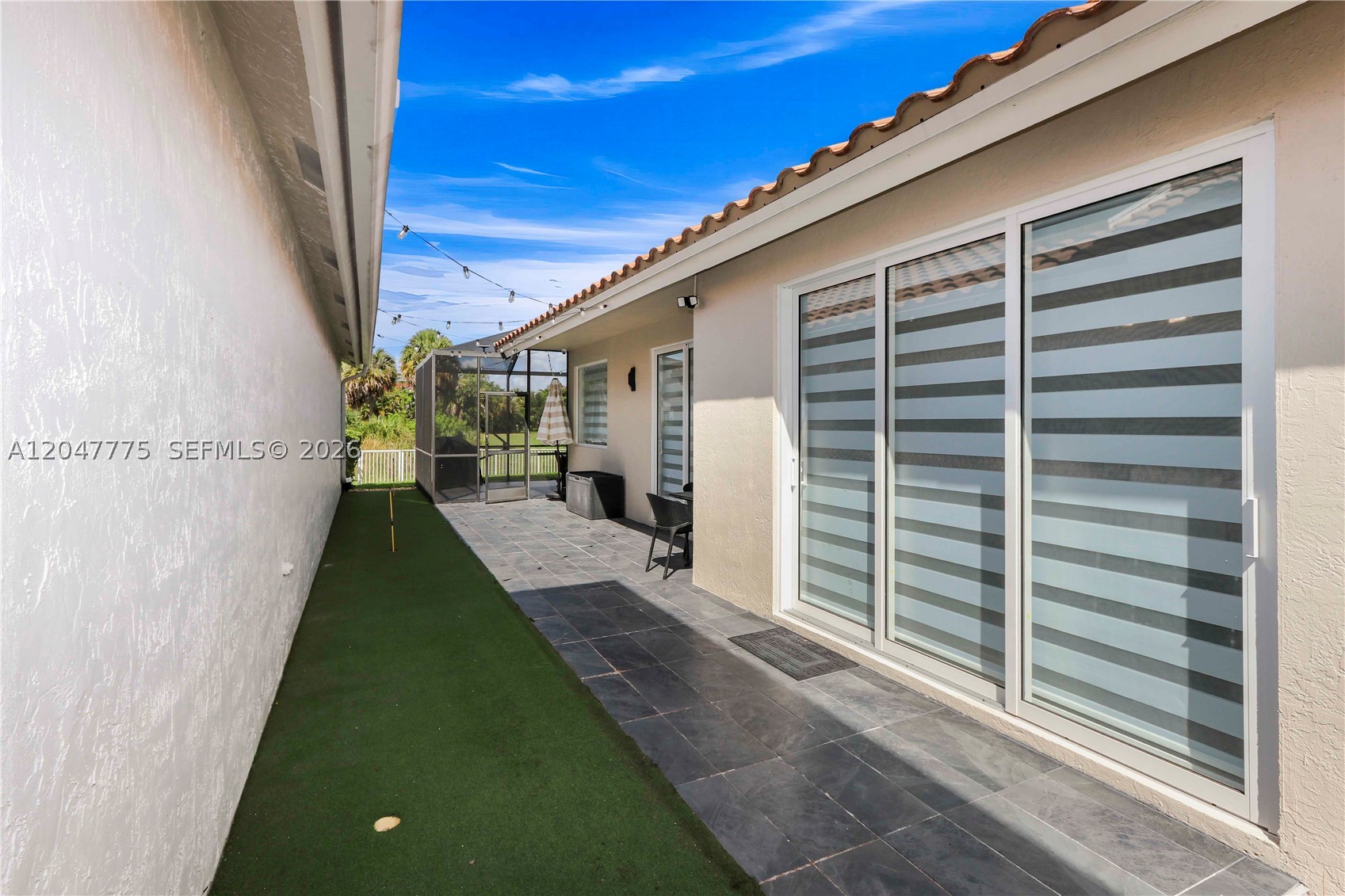 HOLLYWOOD LAKES COUNTRY C - Residential Lease