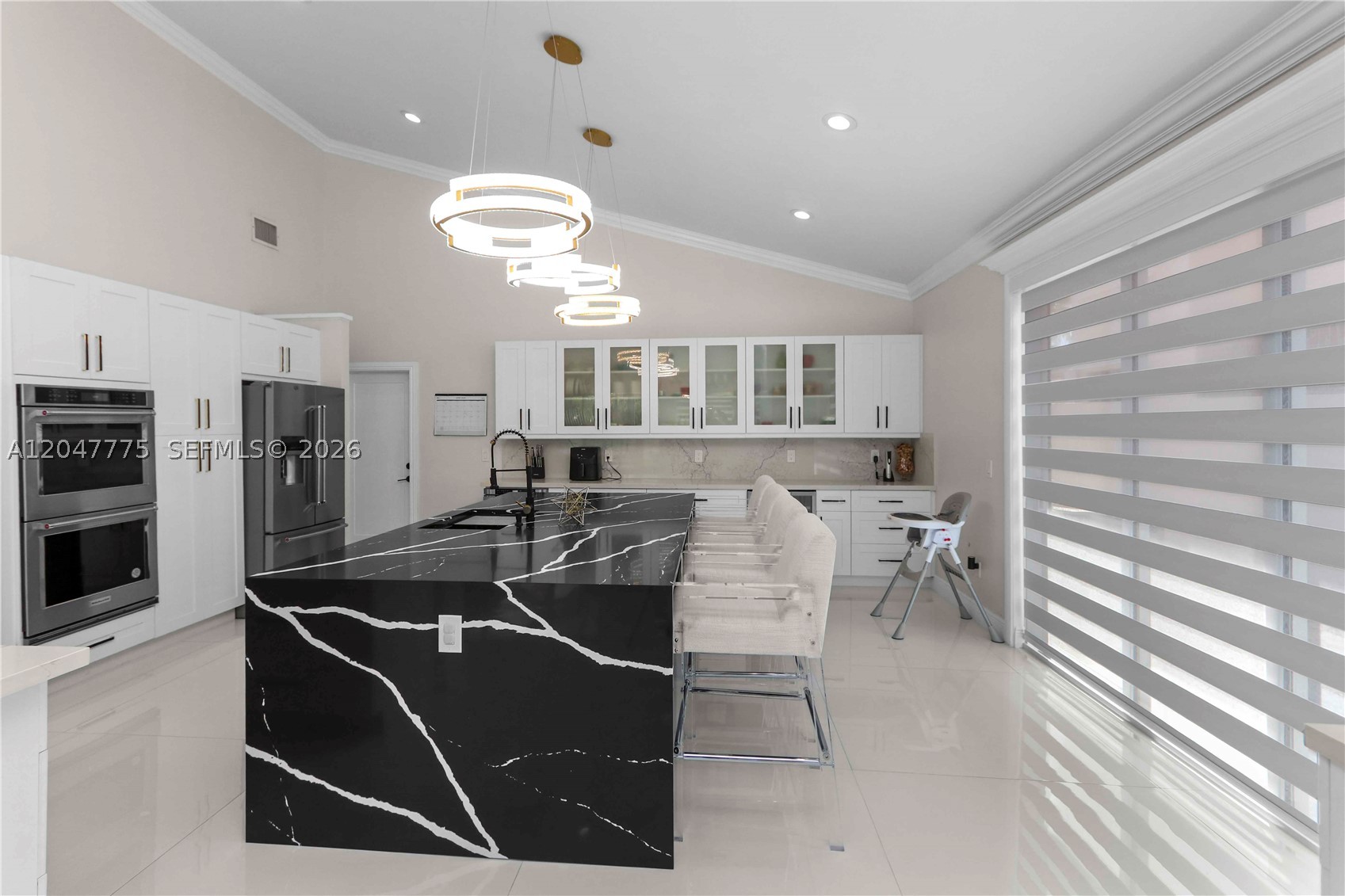 HOLLYWOOD LAKES COUNTRY C - Residential Lease