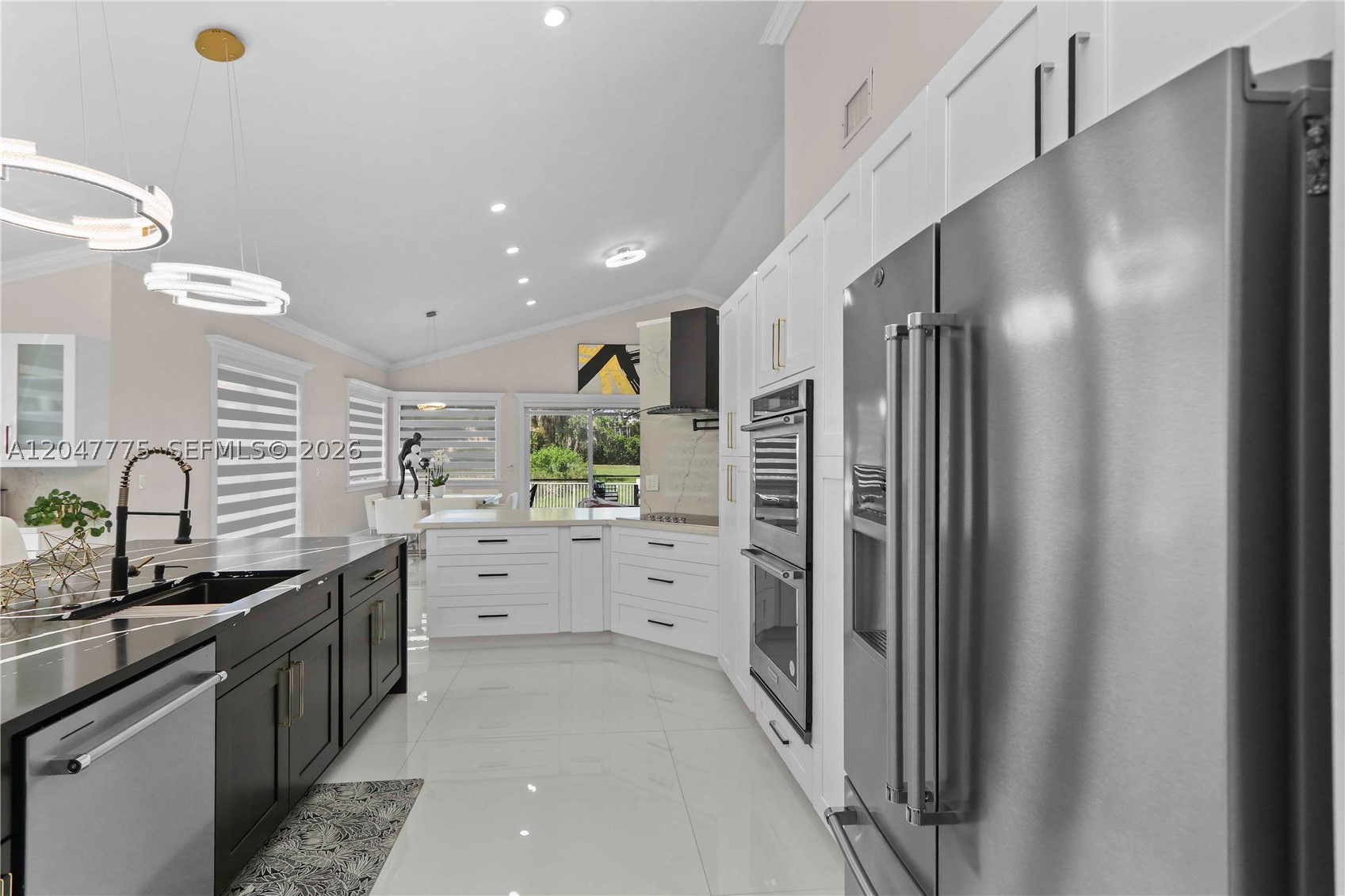 HOLLYWOOD LAKES COUNTRY C - Residential Lease