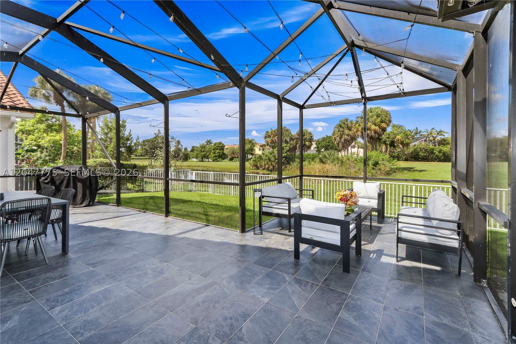 HOLLYWOOD LAKES COUNTRY C - Residential Lease