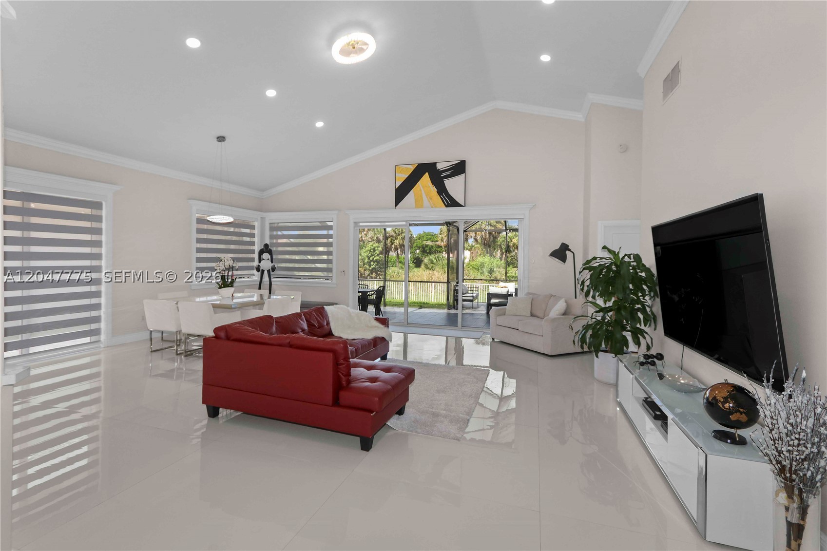 HOLLYWOOD LAKES COUNTRY C - Residential Lease