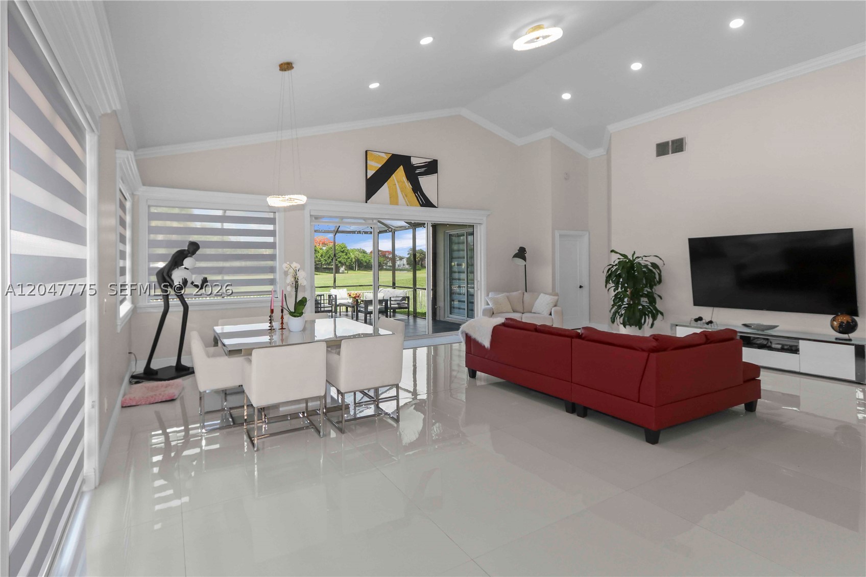 HOLLYWOOD LAKES COUNTRY C - Residential Lease