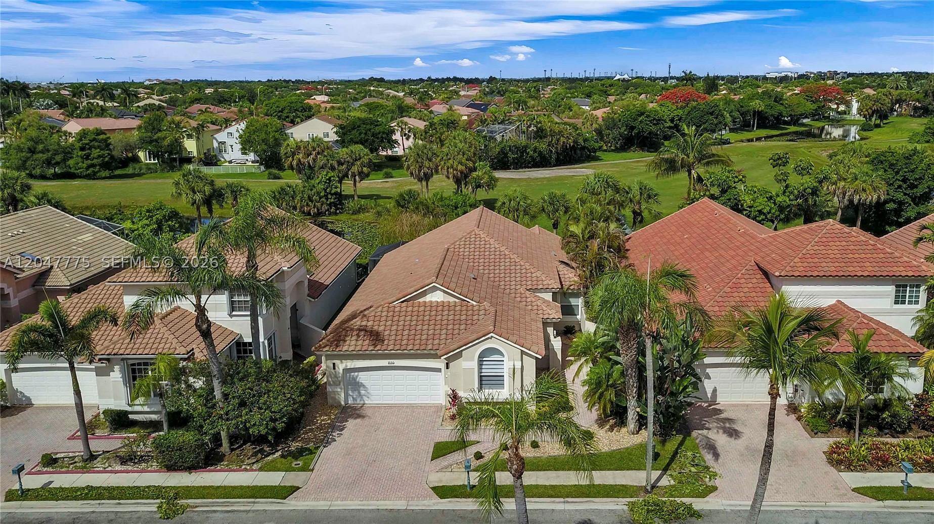 HOLLYWOOD LAKES COUNTRY C - Residential Lease