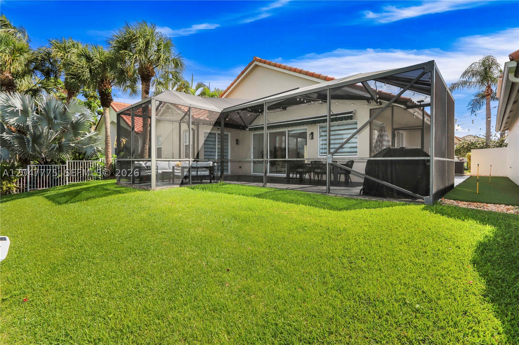 HOLLYWOOD LAKES COUNTRY C - Residential Lease