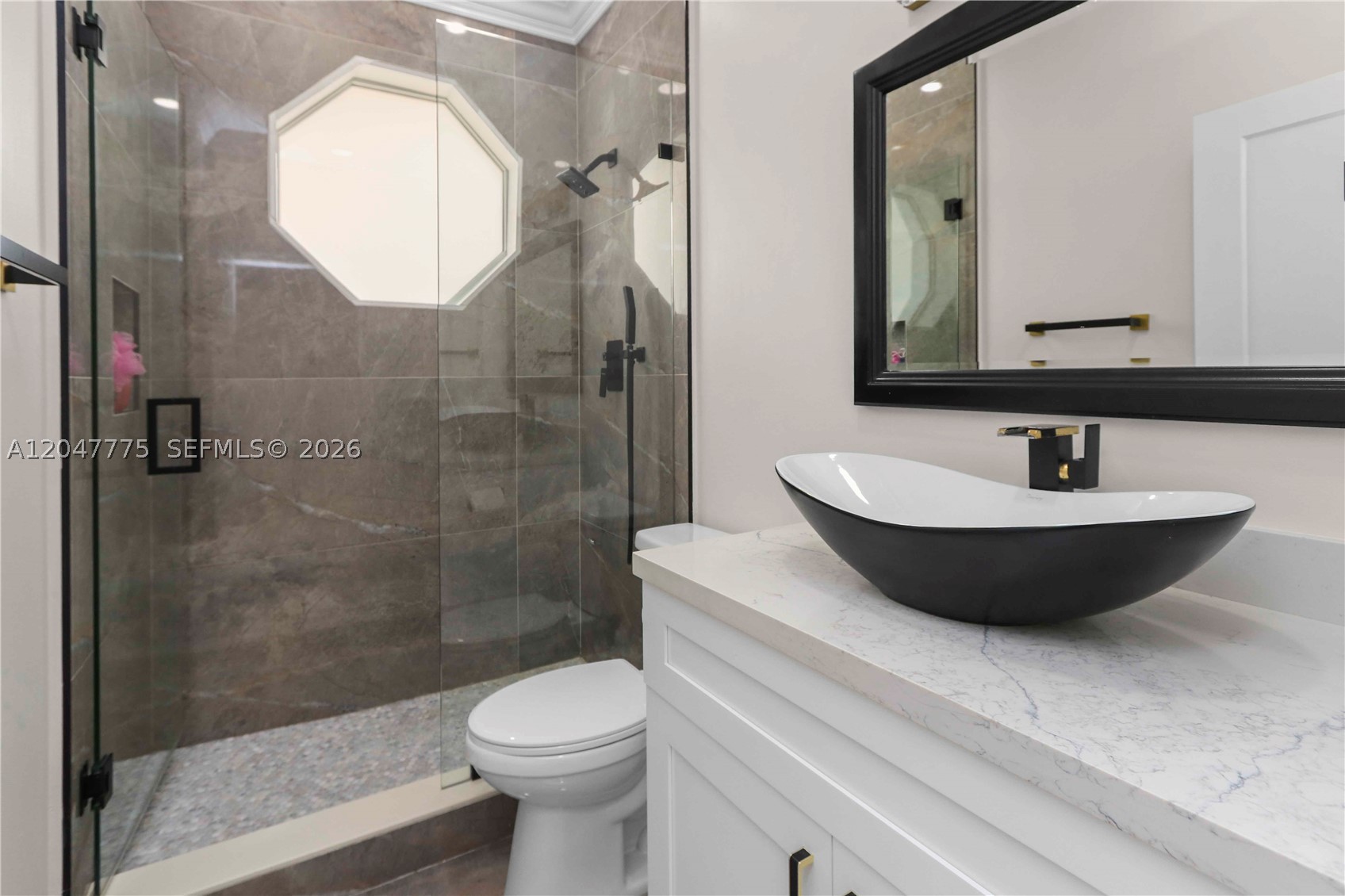 HOLLYWOOD LAKES COUNTRY C - Residential Lease