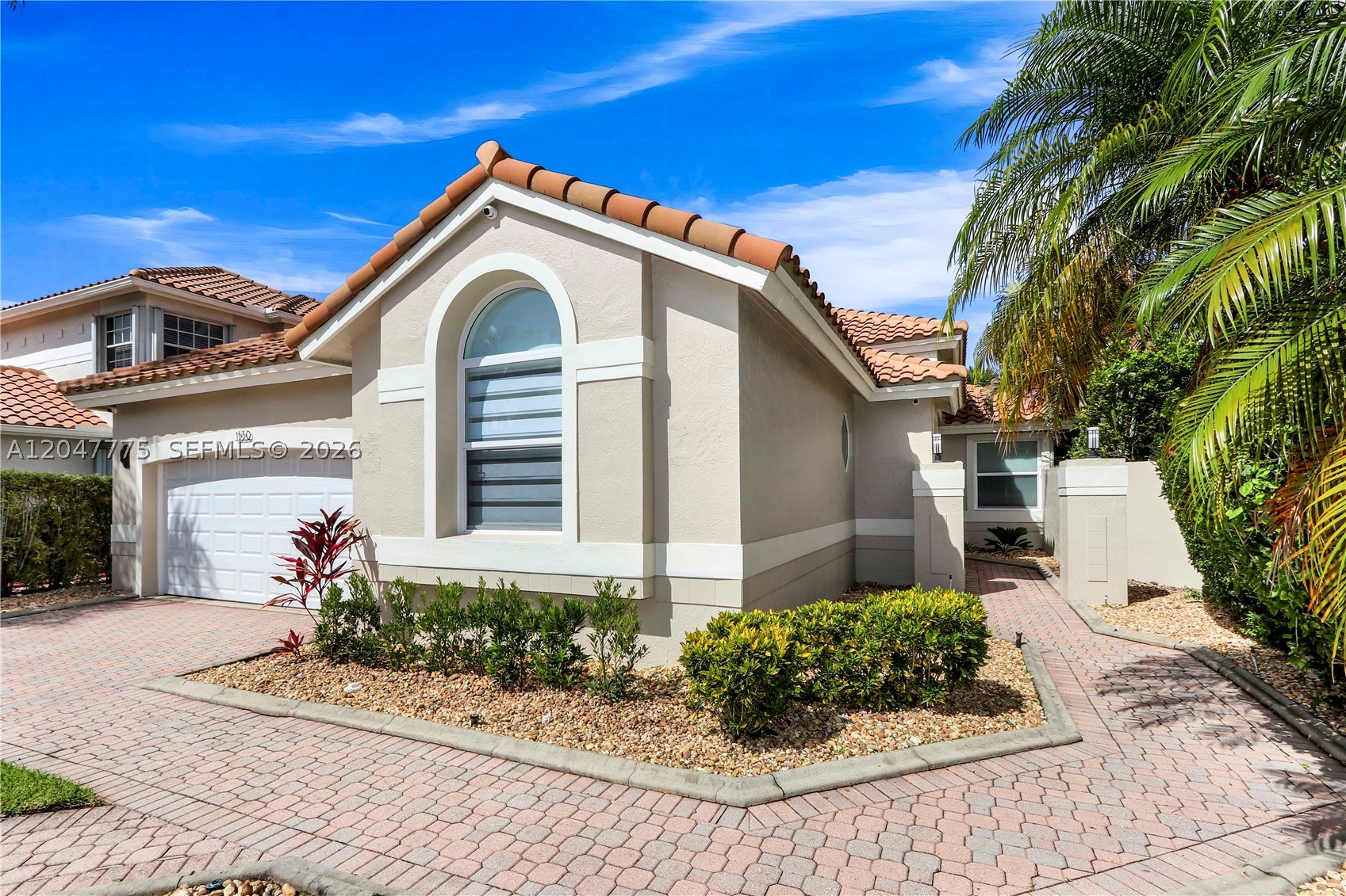 HOLLYWOOD LAKES COUNTRY C - Residential Lease