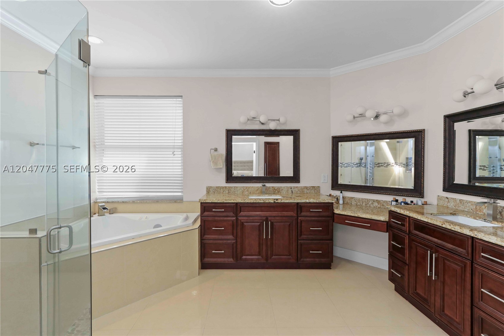 HOLLYWOOD LAKES COUNTRY C - Residential Lease