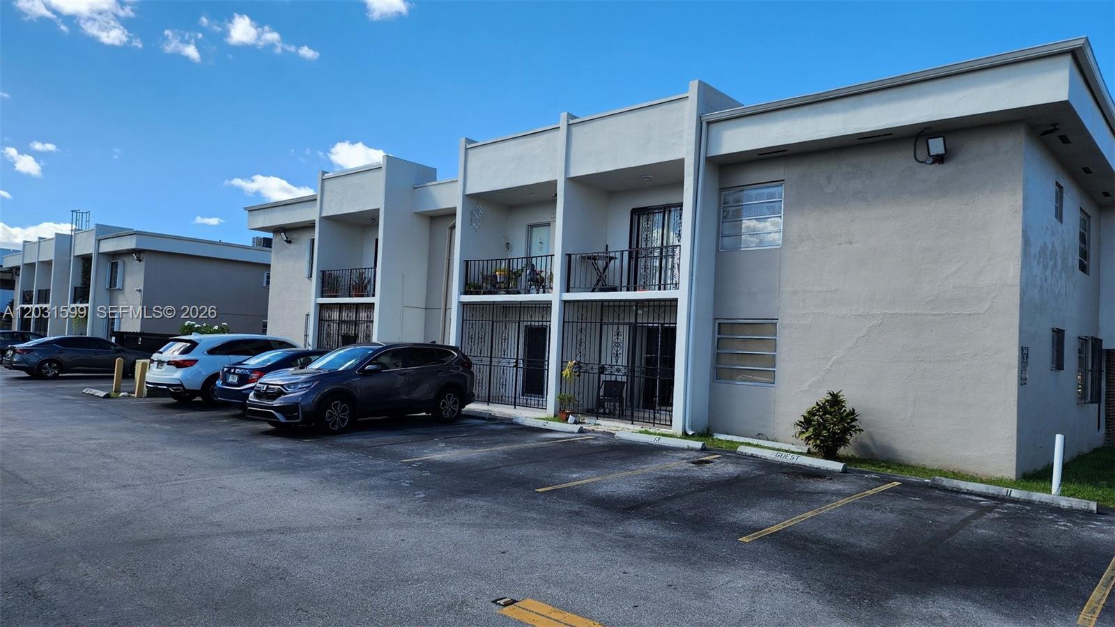 LUXURY CORAL LIVING CONDO - Residential
