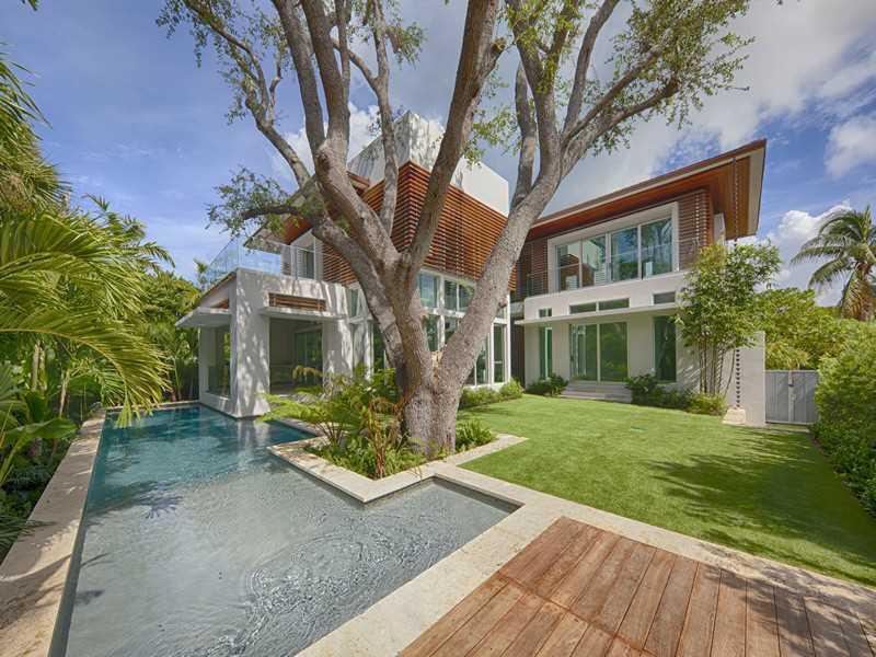 BISCAYNE KEY ESTS - Residential
