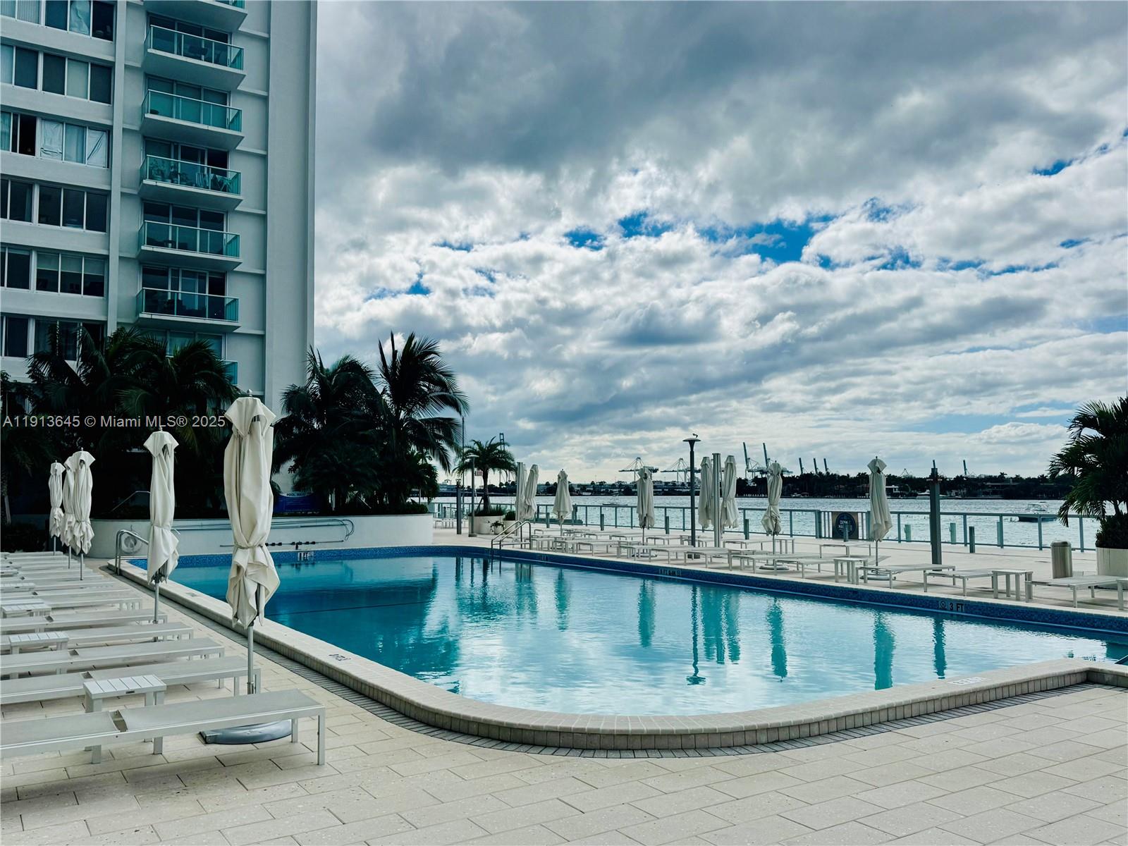 MIRADOR 1000 CONDO - Residential