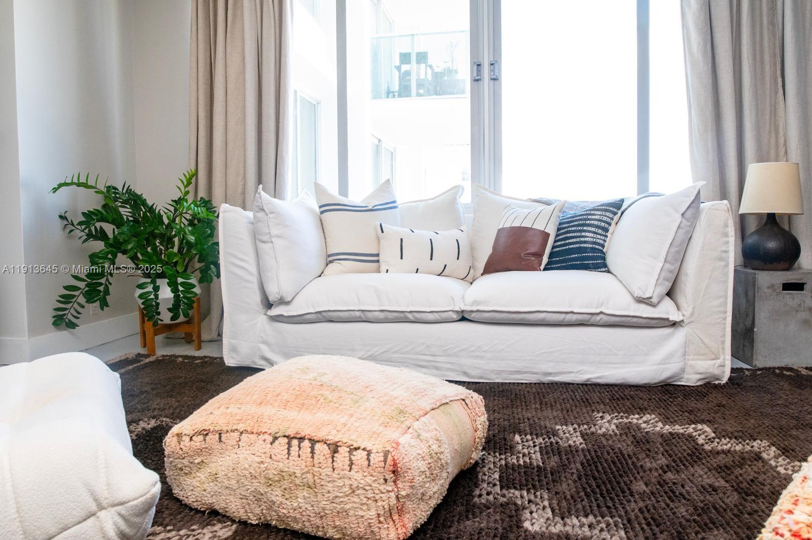 MIRADOR 1000 CONDO - Residential