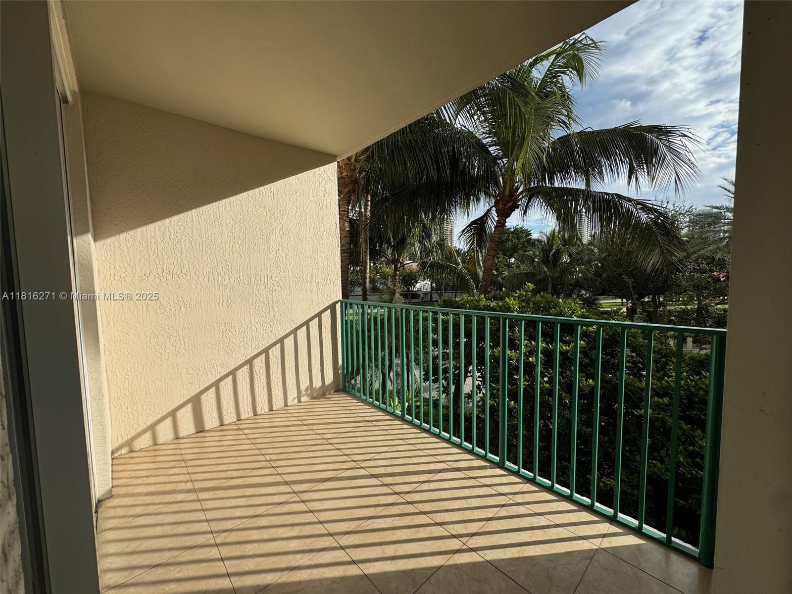 TURNBERRY VLG NO TOWER CO - Residential