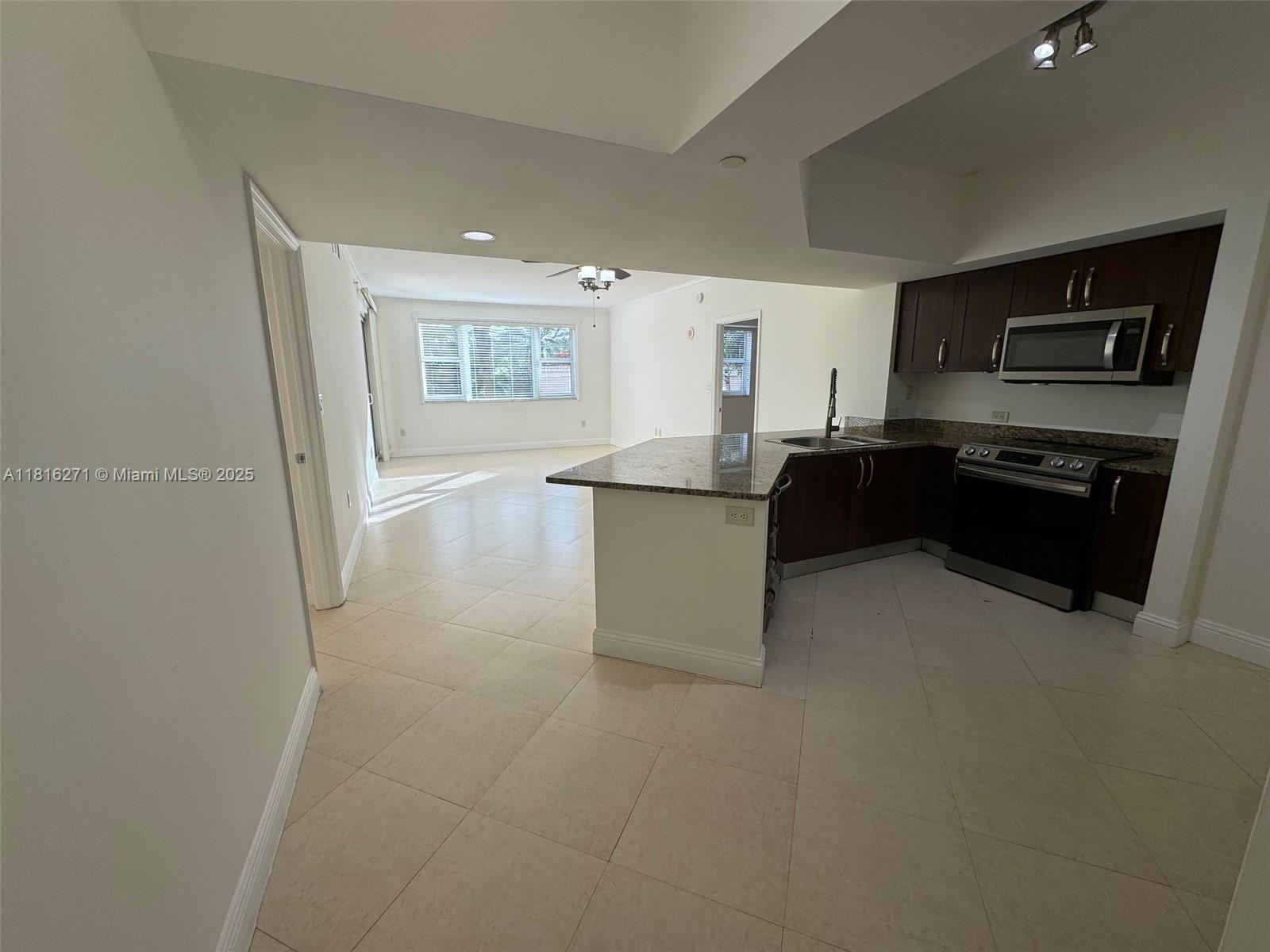 AMAZING LARGE 2 BEDS / 2 BATHS @ TURNBERRY VILLAGE. TILE FLOORS THROUGHOUT. SPACIOUS KITCHEN WITH GRANITE COUNTERTOPS AND STAINLESS STEEL APPLIANCES. BIG BALCONY. ENJOY RESORT-STYLE AMENITIES SUCH AS POOL, HOT TUB, FITNESS CENTER, BBQ AREA, AND MORE. GREAT LOCATION IN AVENTURA!