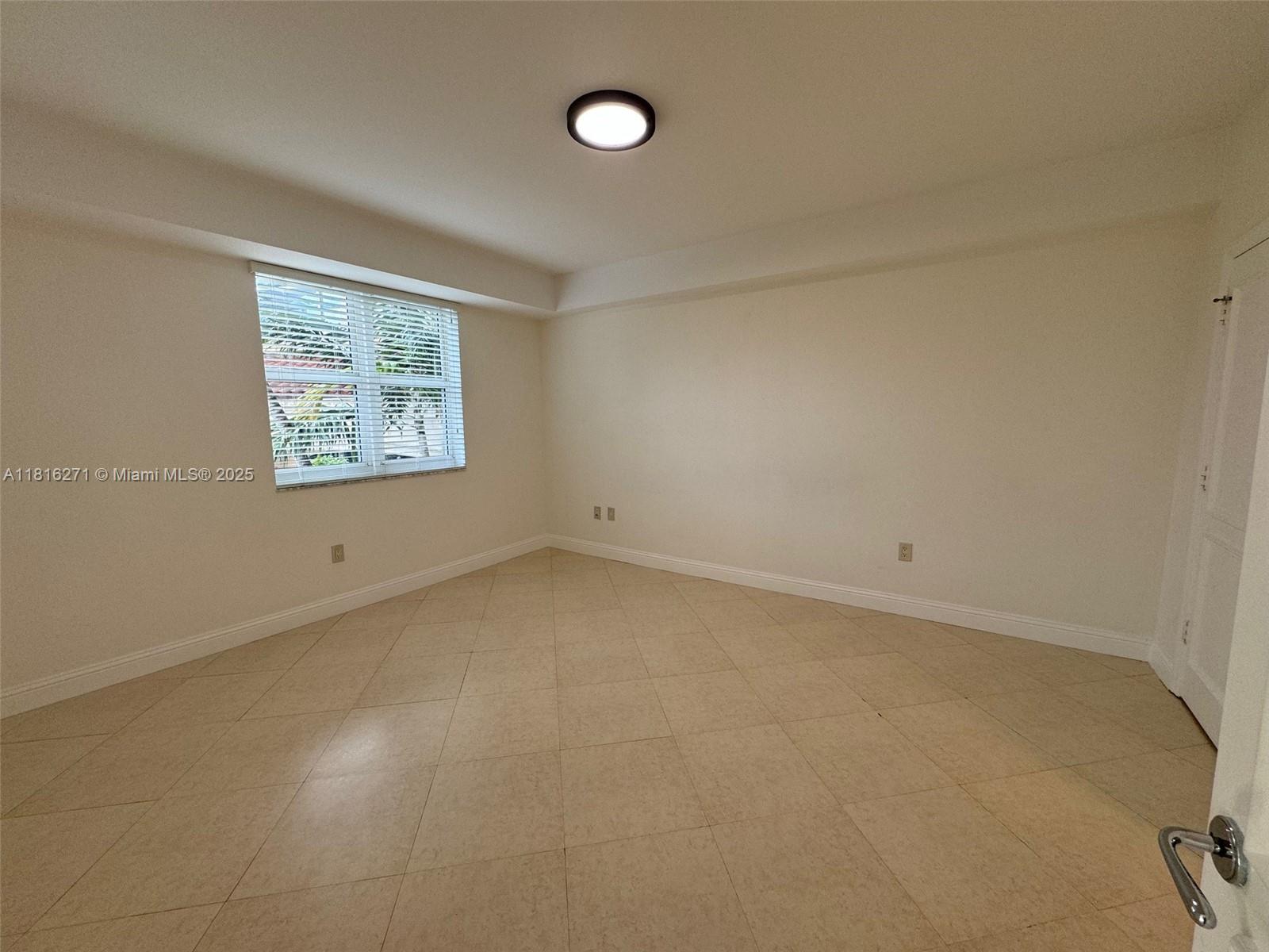 TURNBERRY VLG NO TOWER CO - Residential