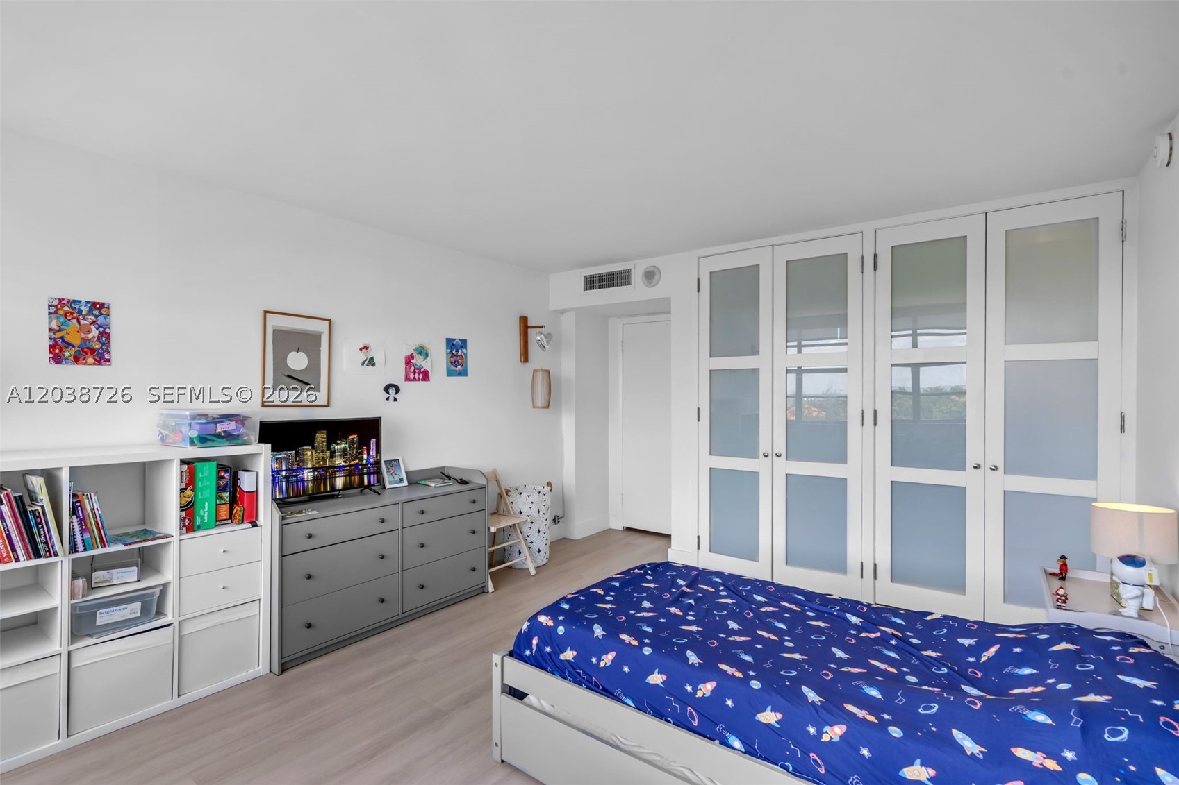 ISLAND BREAKERS CONDO - Residential