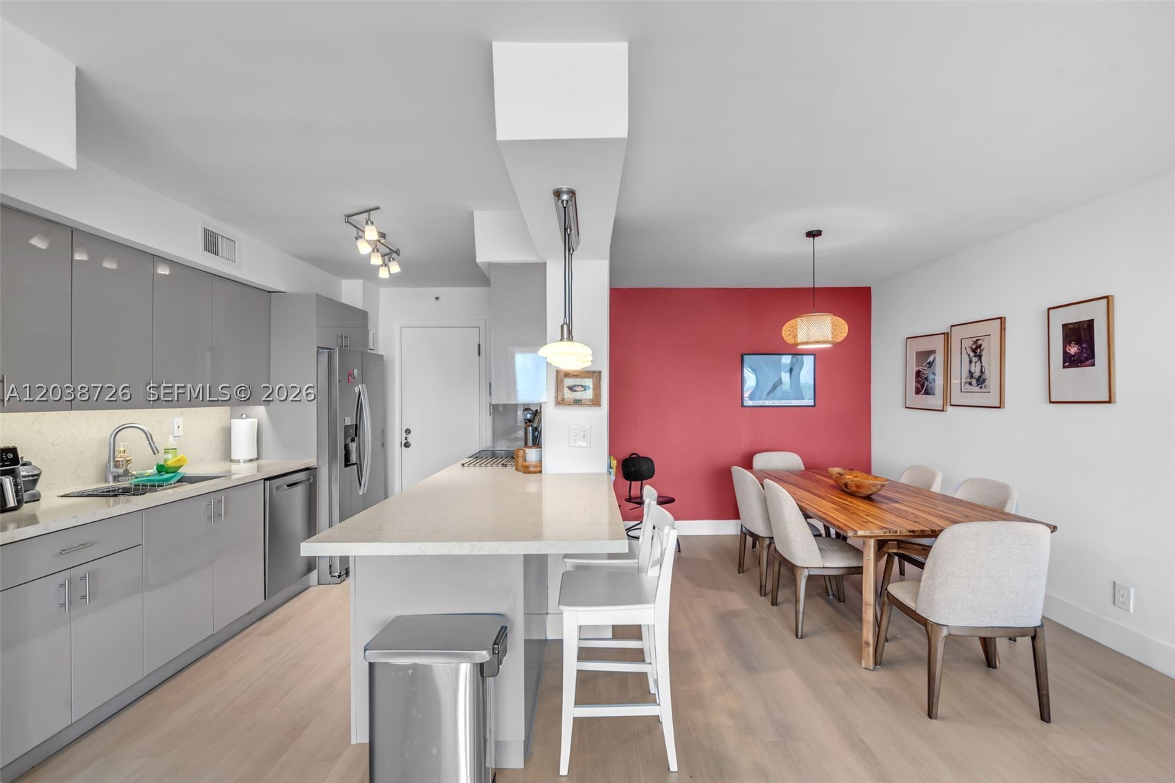 ISLAND BREAKERS CONDO - Residential
