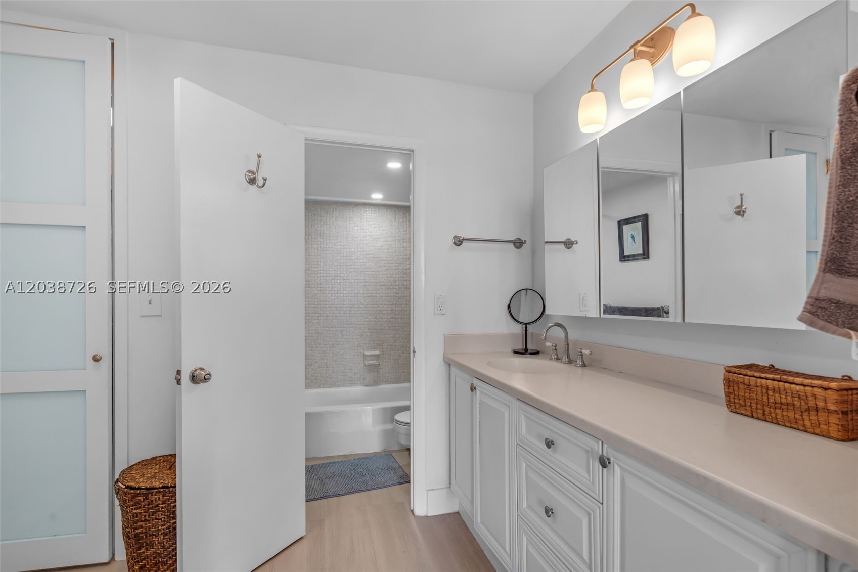 ISLAND BREAKERS CONDO - Residential