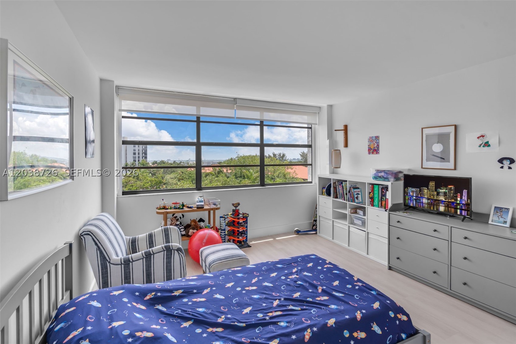 ISLAND BREAKERS CONDO - Residential