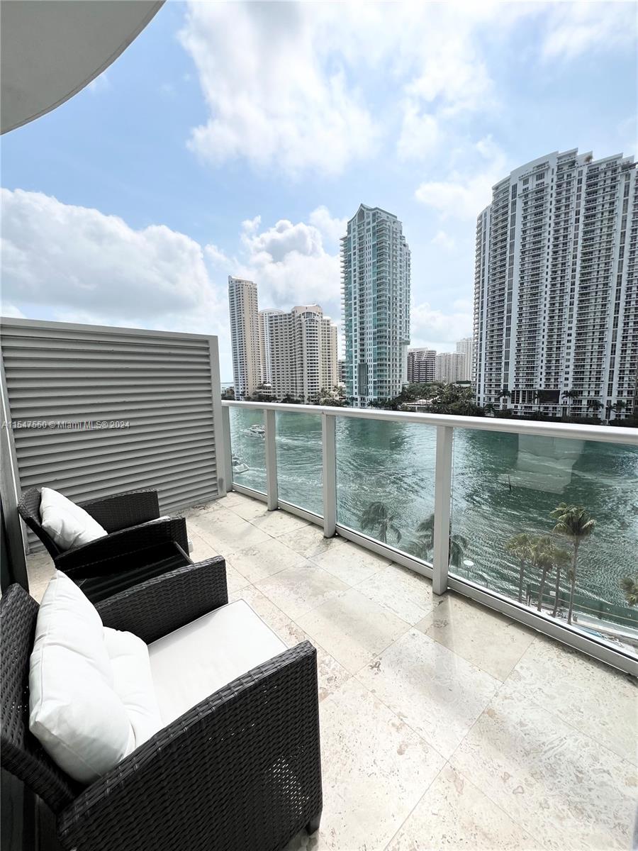 MET 1 CONDO - Residential Lease