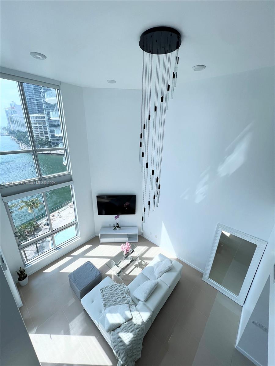 MET 1 CONDO - Residential Lease