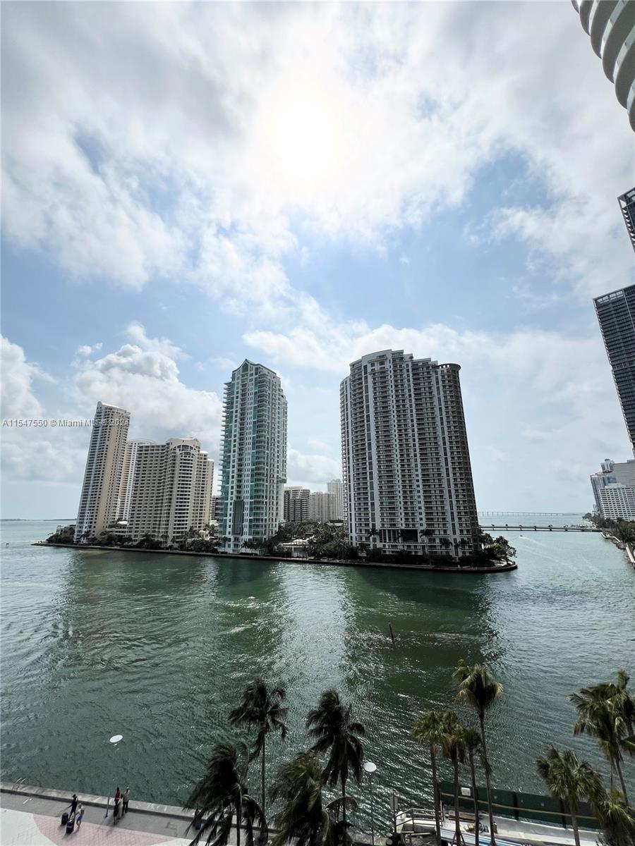 MET 1 CONDO - Residential Lease