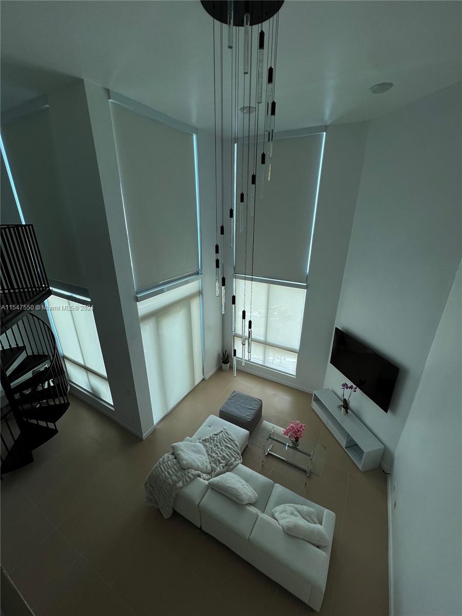 MET 1 CONDO - Residential Lease