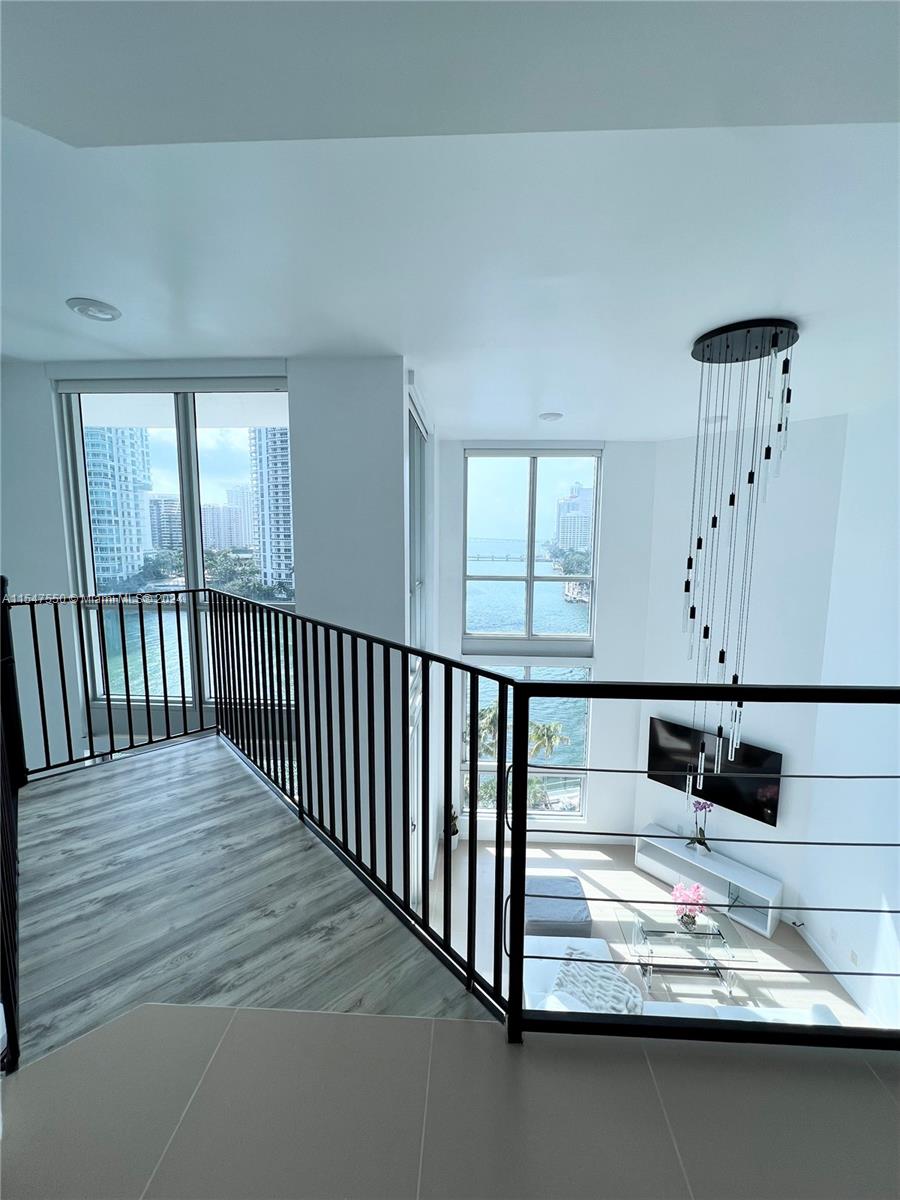 MET 1 CONDO - Residential Lease