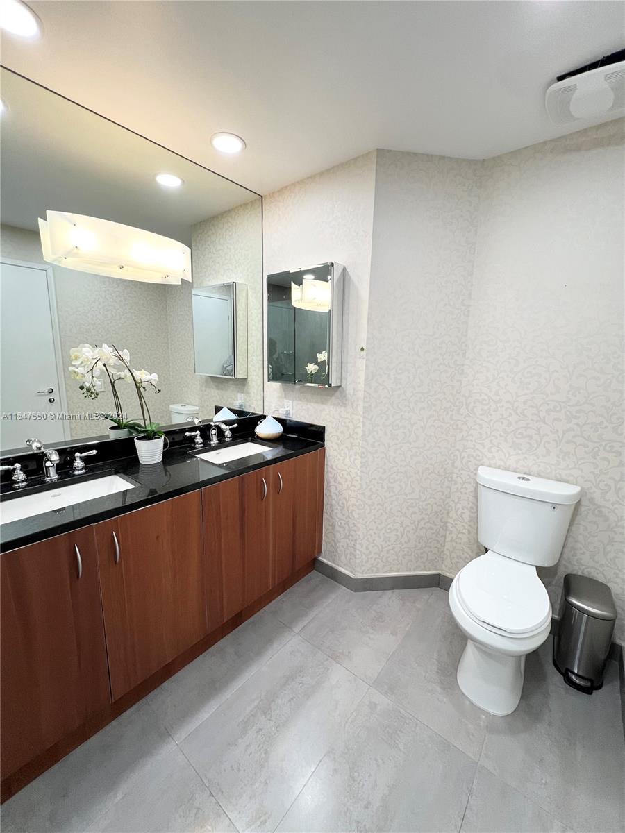 MET 1 CONDO - Residential Lease