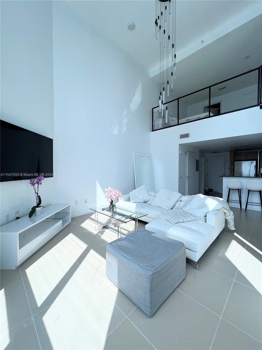 MET 1 CONDO - Residential Lease
