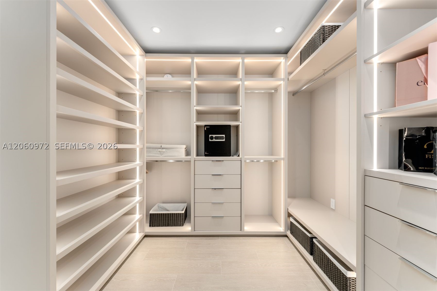 FIVE PARK - Residential