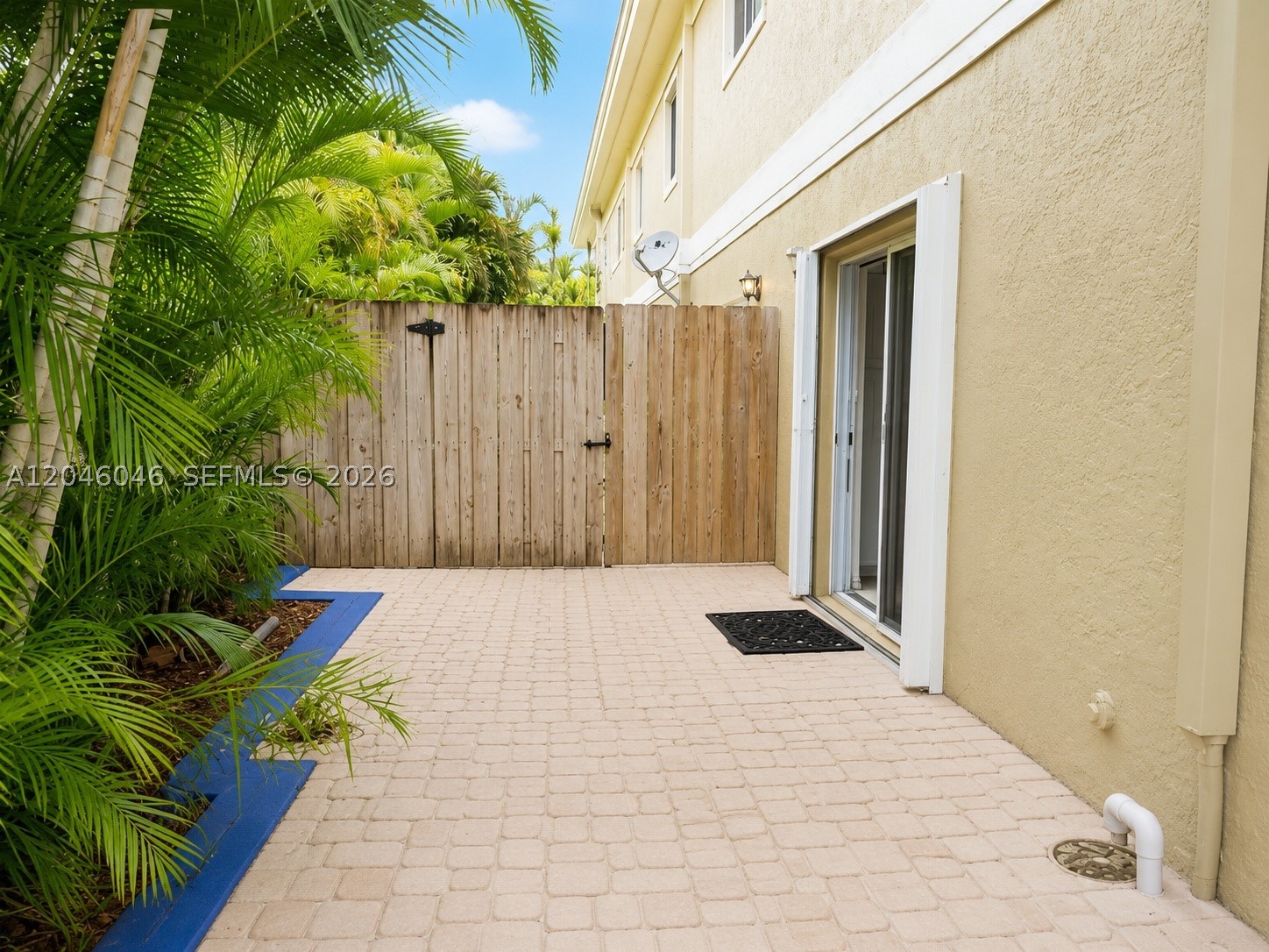 WASHINGTON PALMS - Residential