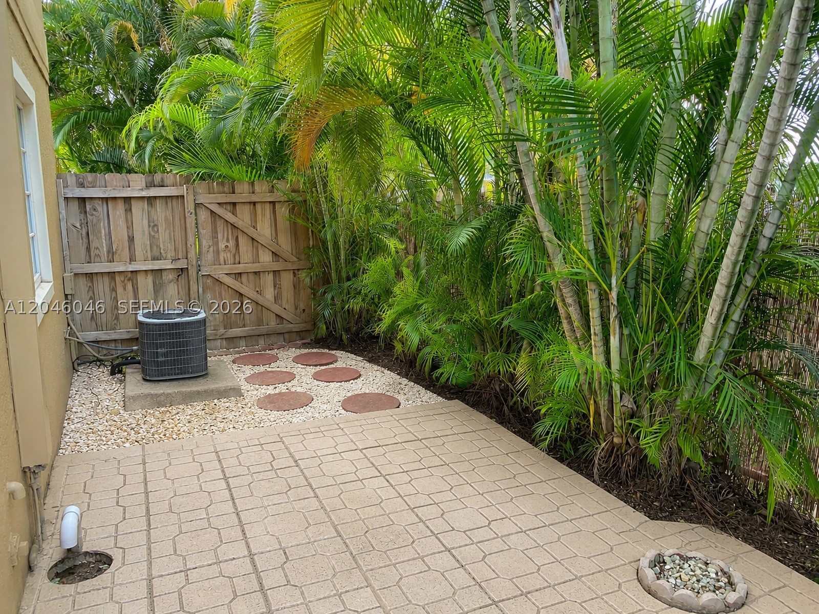 WASHINGTON PALMS - Residential
