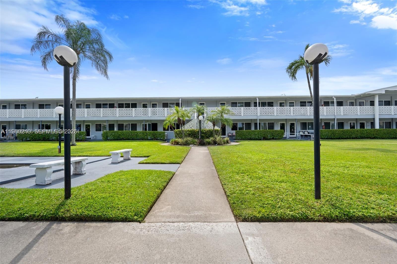 PASADENA GARDEN APARTMENT - Residential