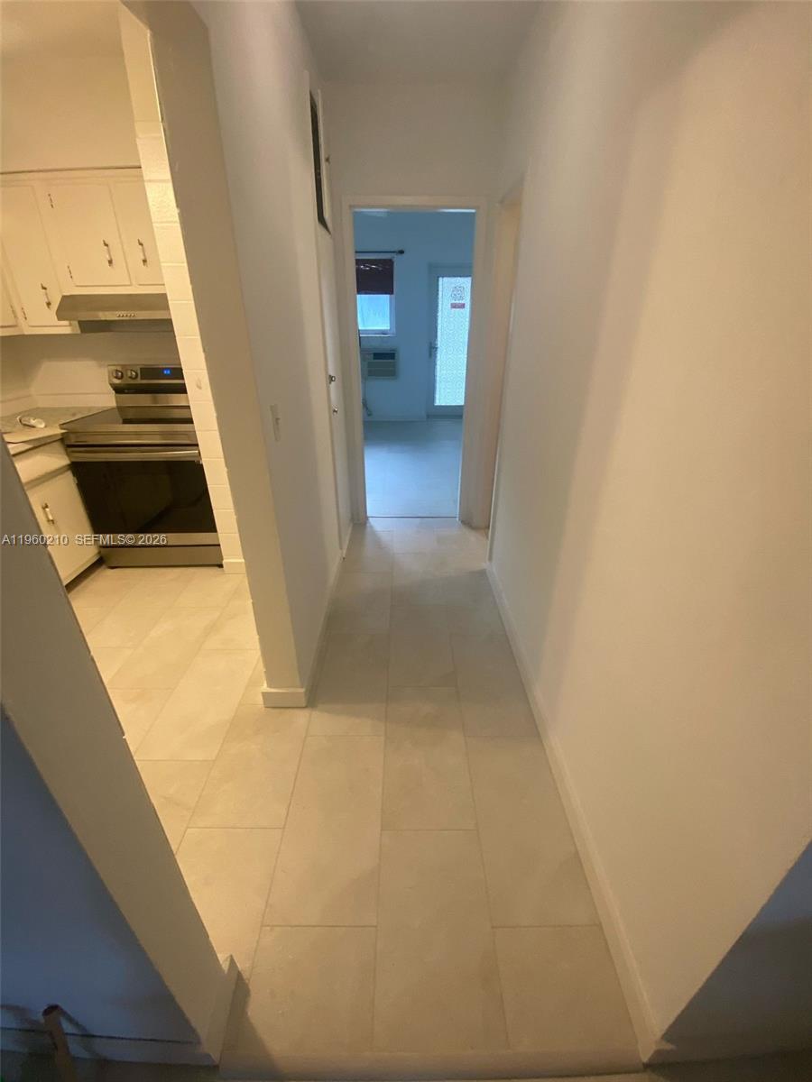 PASADENA GARDEN APARTMENT - Residential