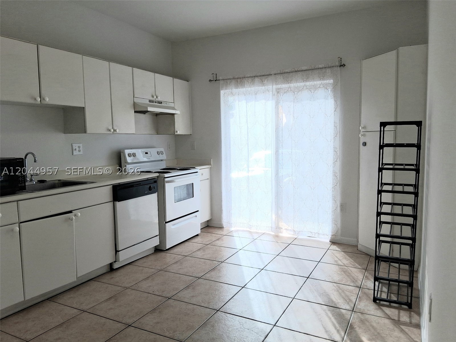 SAN MARCO VILLAS CONDO - Residential Lease