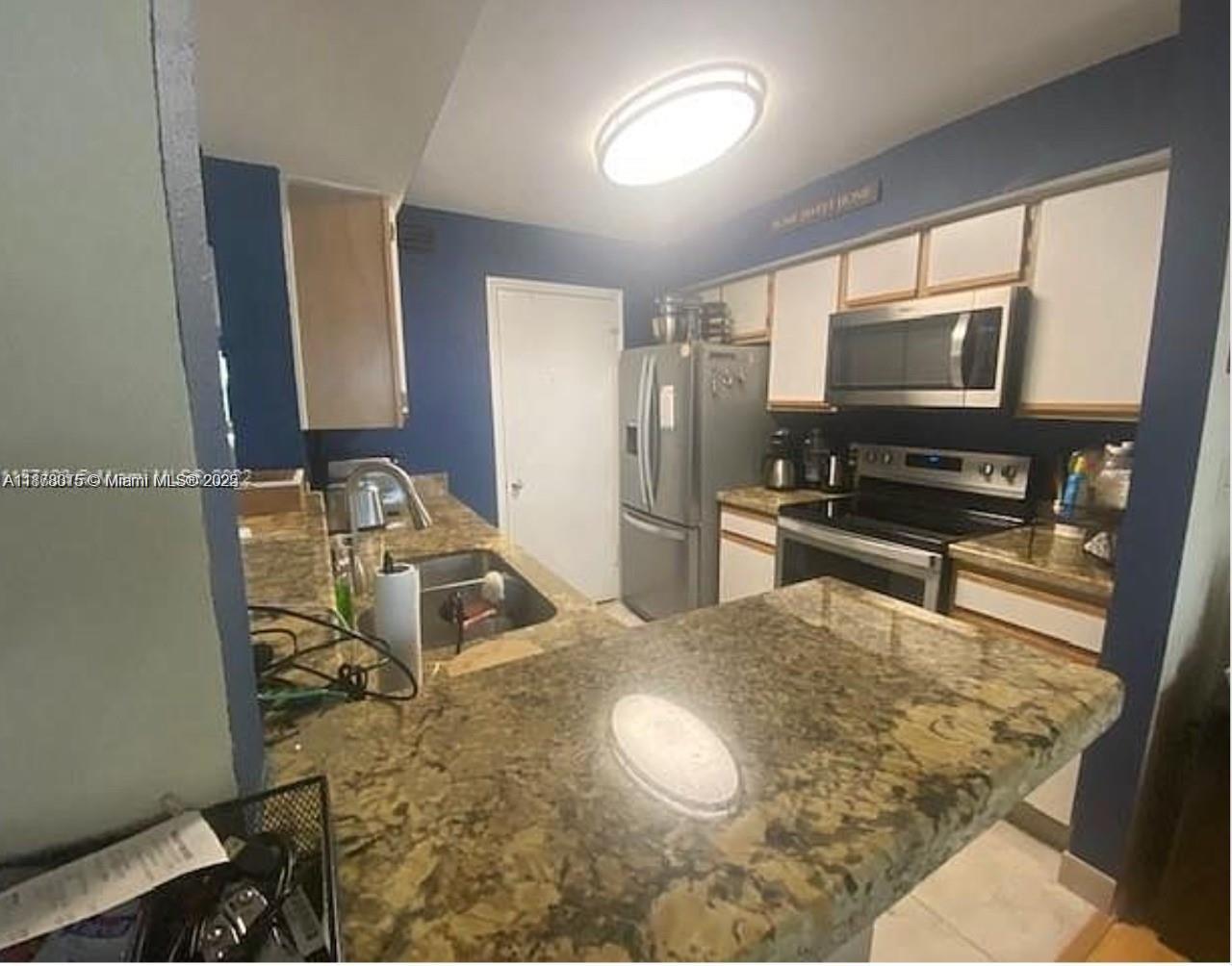 SAILBOAT POINTE CONDO - Residential