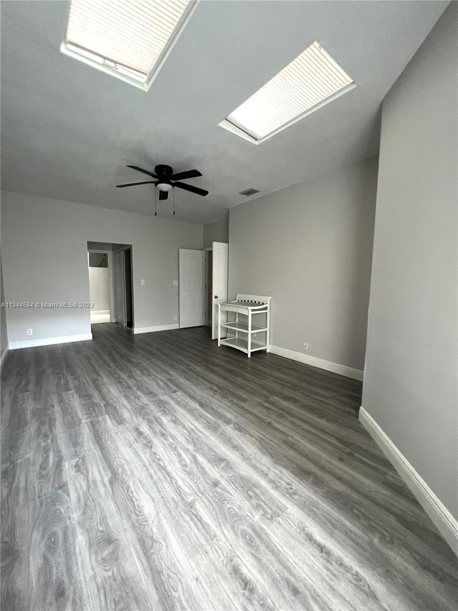 PARKLAND LAKES - Residential Lease