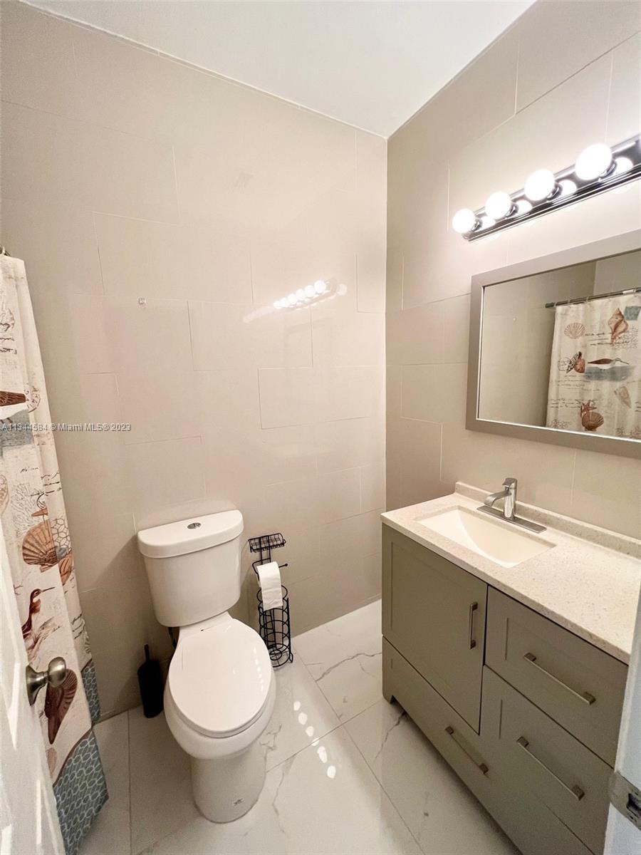 PARKLAND LAKES - Residential Lease