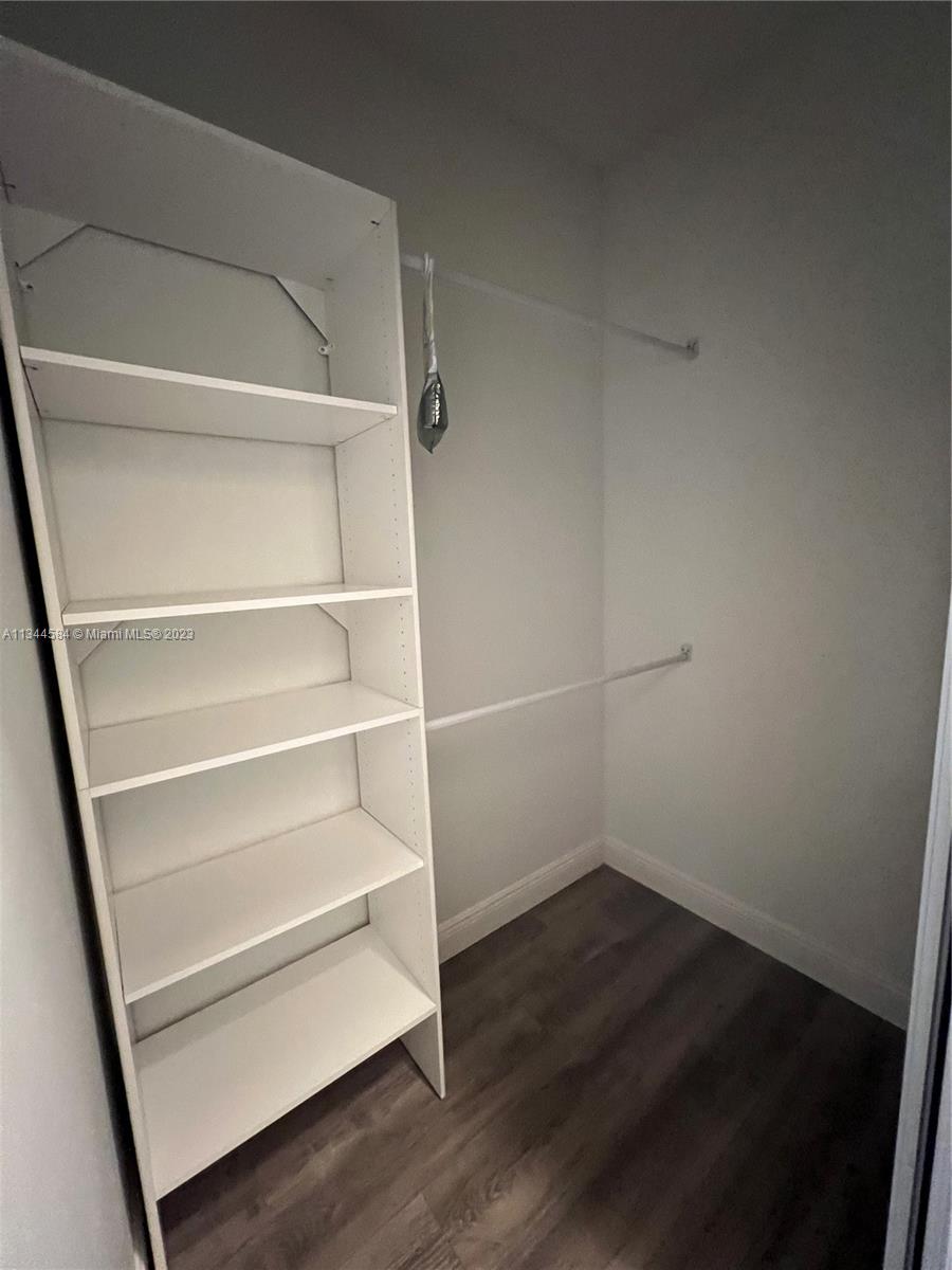 PARKLAND LAKES - Residential Lease