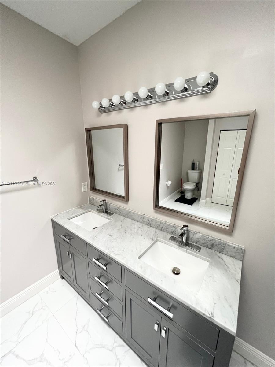 PARKLAND LAKES - Residential Lease