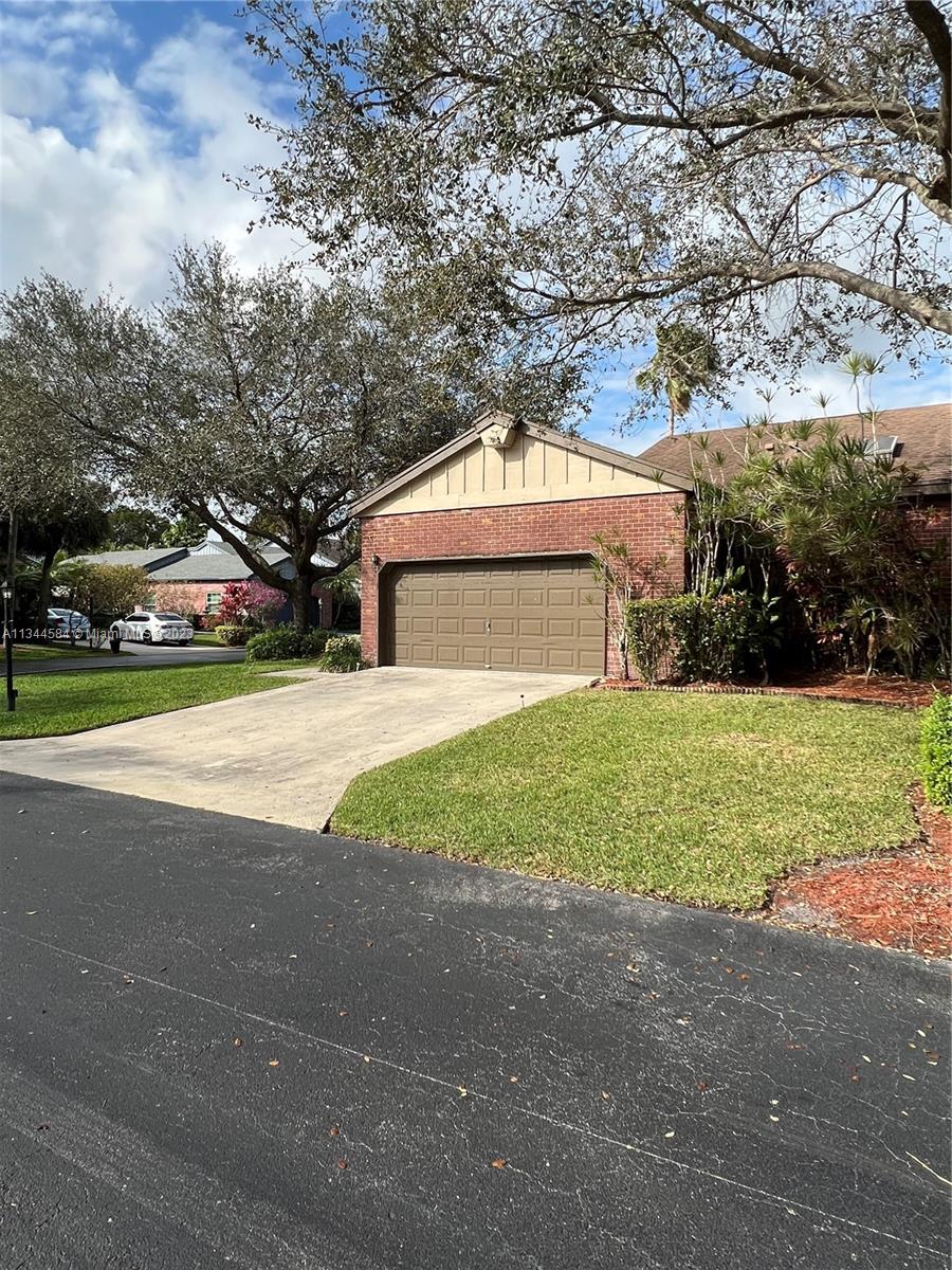 PARKLAND LAKES - Residential Lease