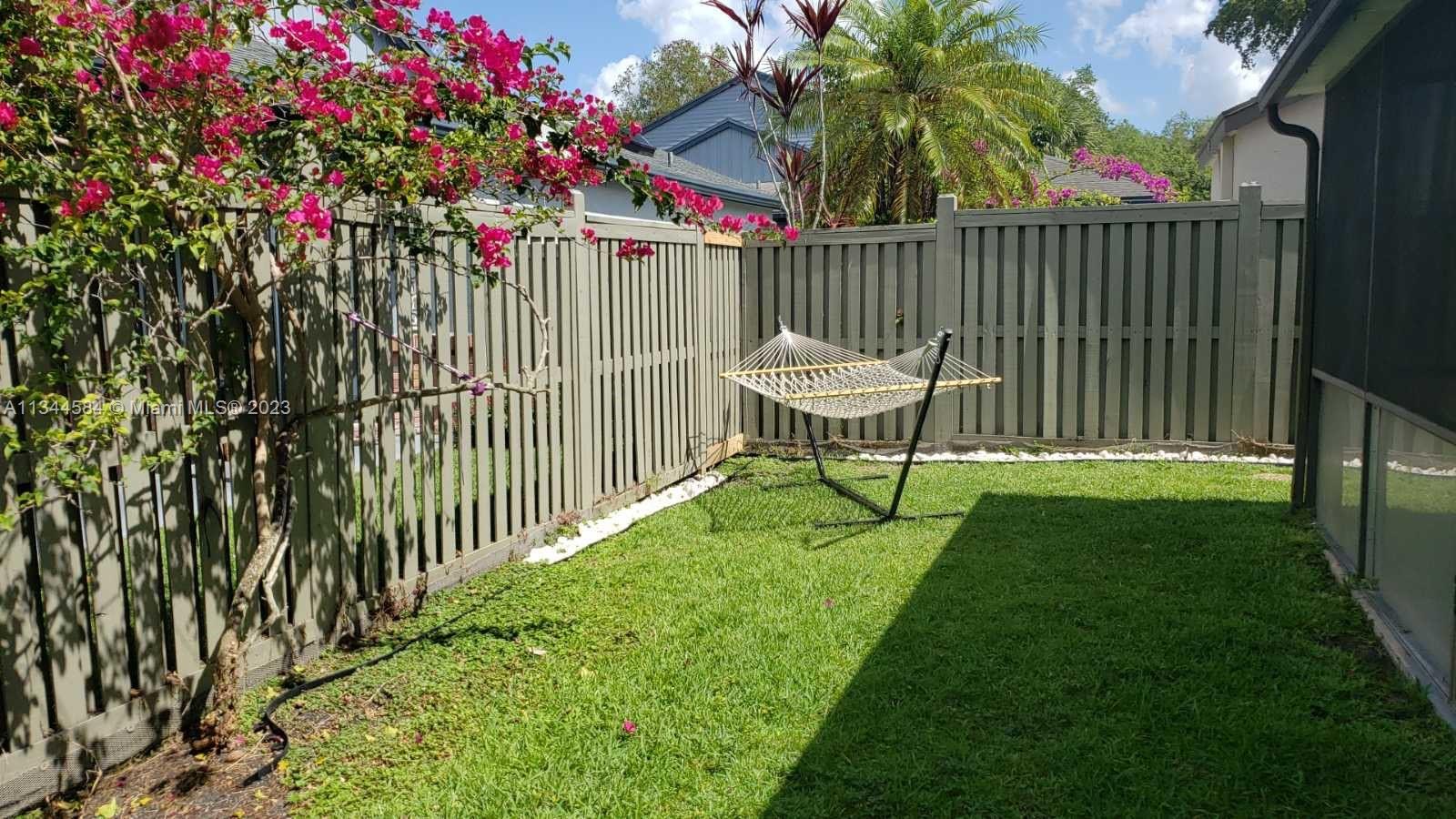PARKLAND LAKES - Residential Lease