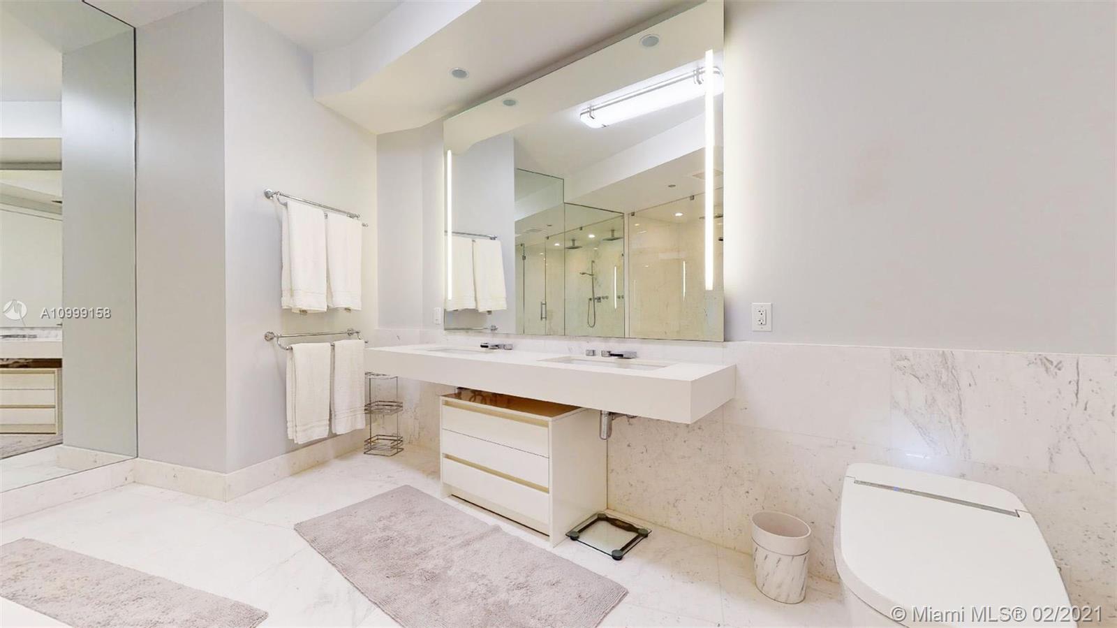 18555 COLLINS AVENUE COND - Residential