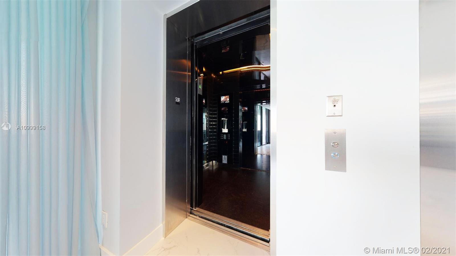 18555 COLLINS AVENUE COND - Residential