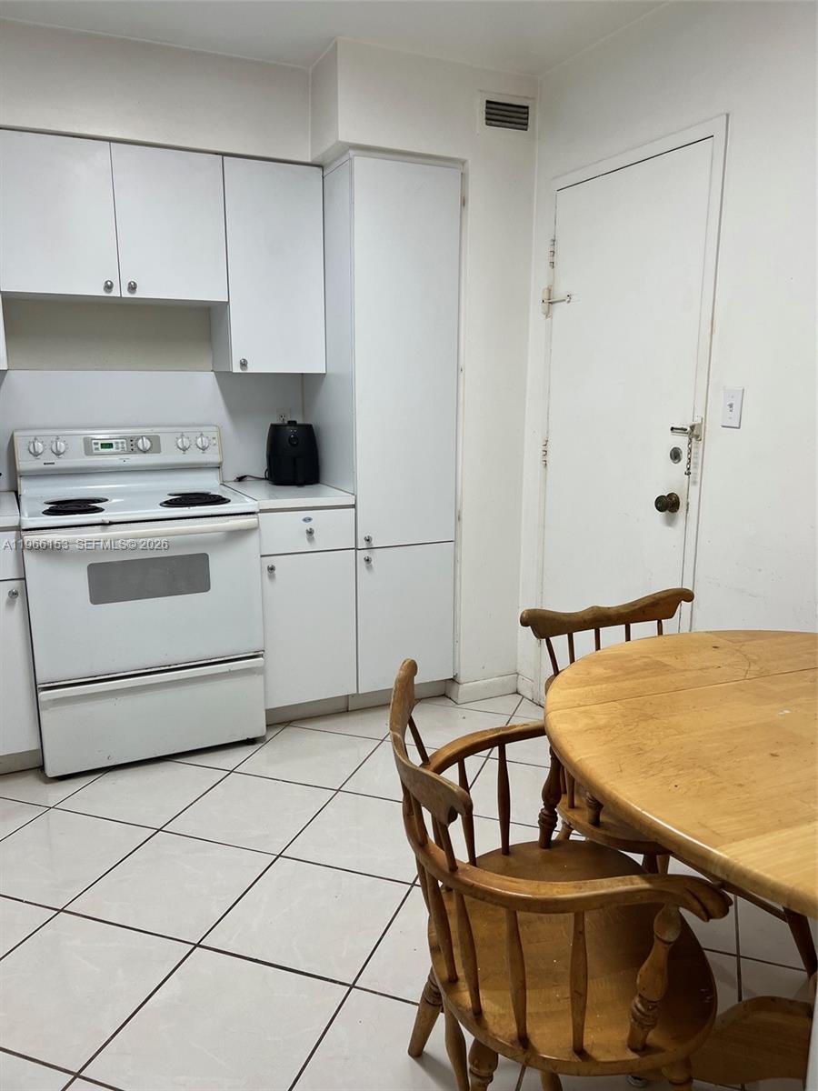 FOUR WINDS CONDO - Residential