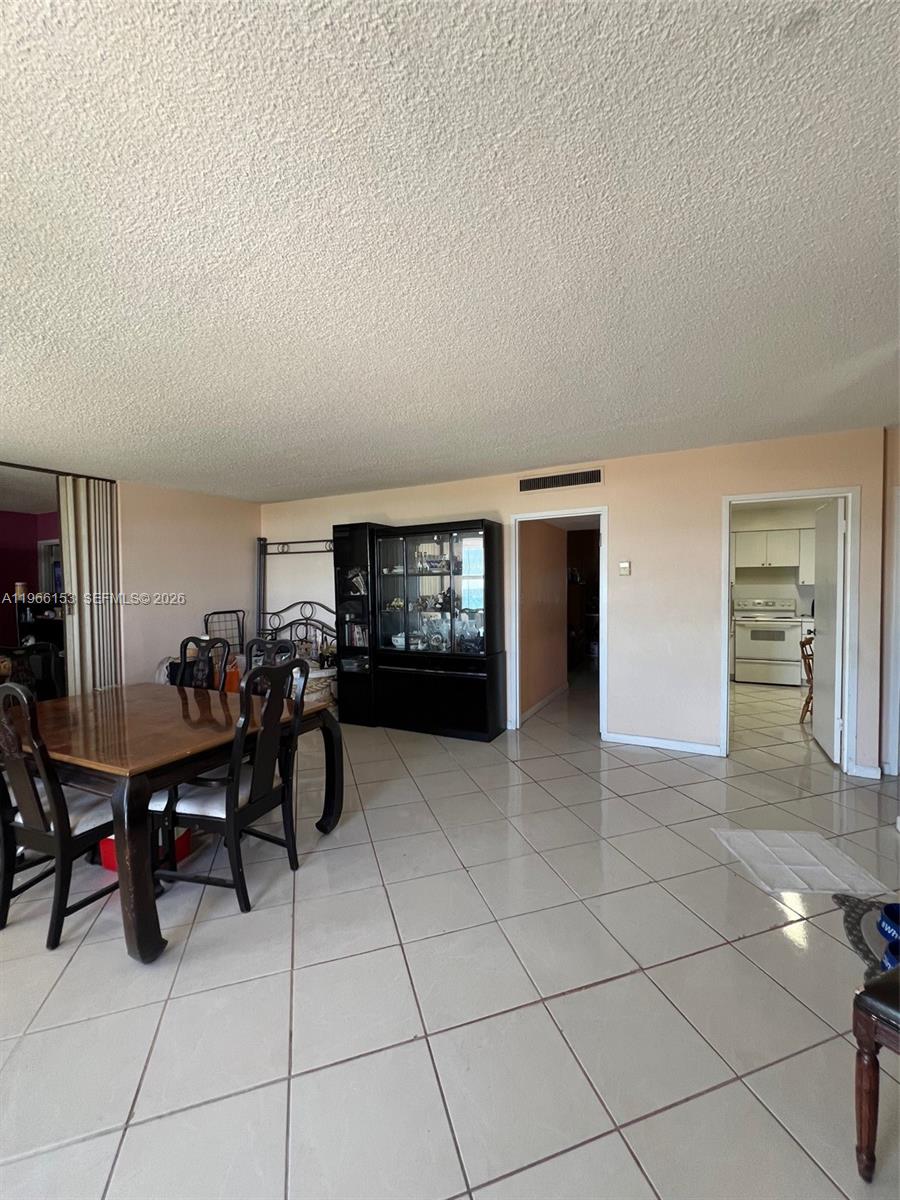 FOUR WINDS CONDO - Residential