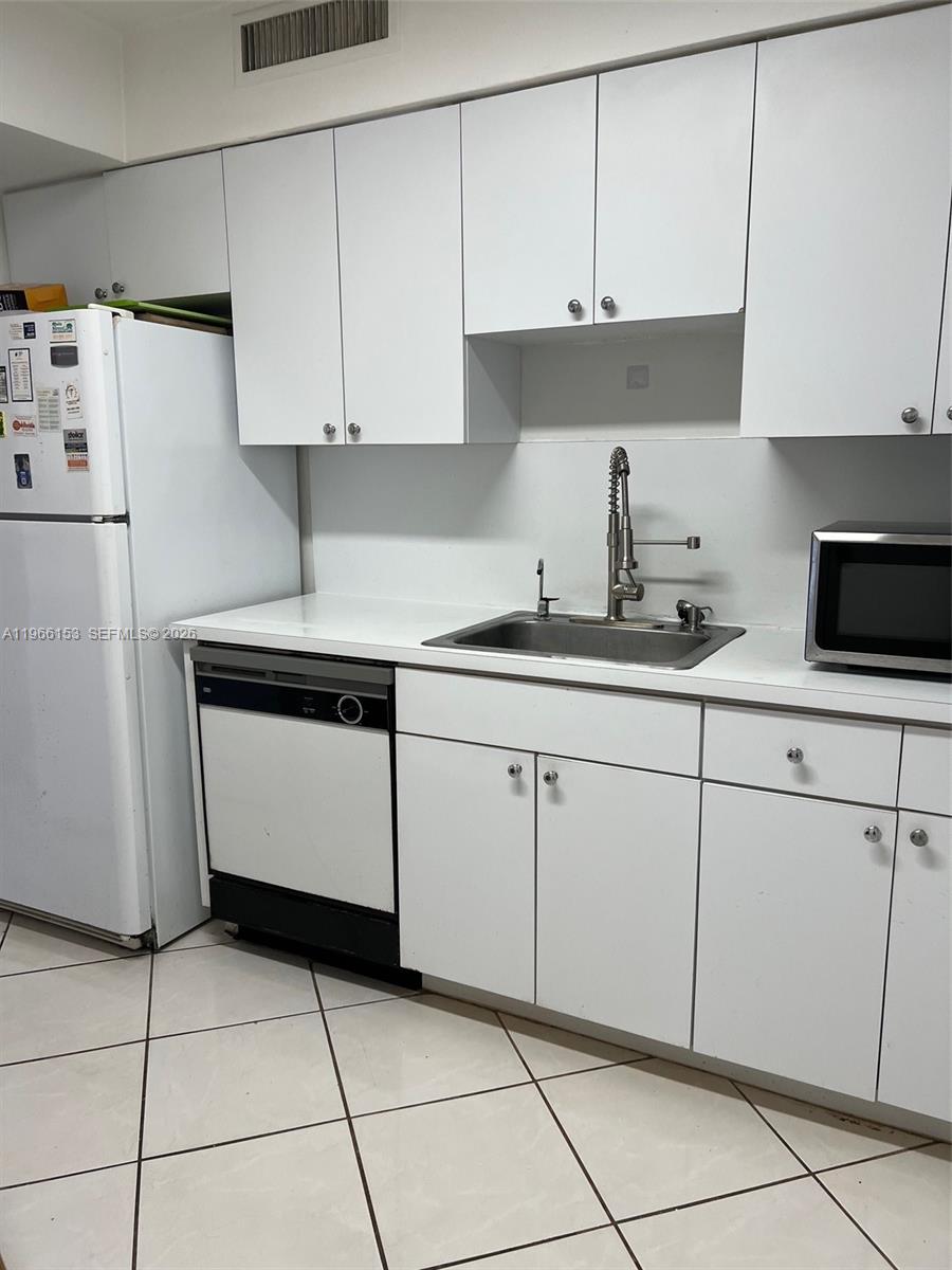 FOUR WINDS CONDO - Residential