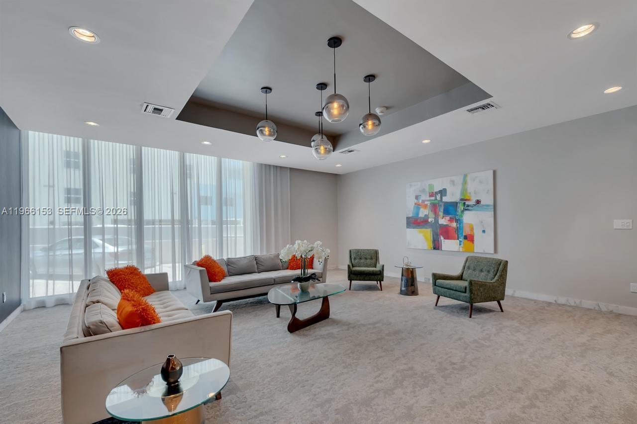 FOUR WINDS CONDO - Residential