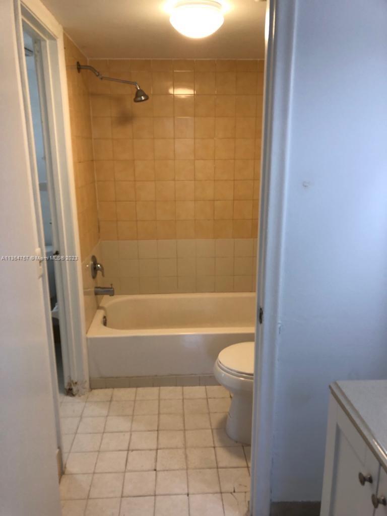SOLEIL LAKE CONDO - Residential Lease