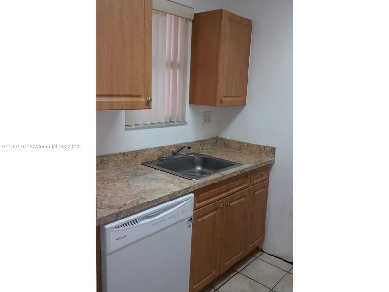 SOLEIL LAKE CONDO - Residential Lease